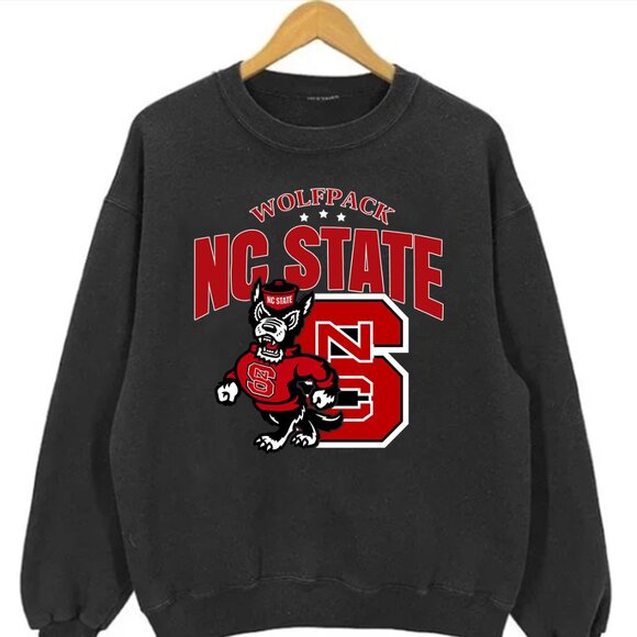 North Carolina State University Sweatshirt NC State Wolfpack Shirt Retro 90s - Picture 1 of 3